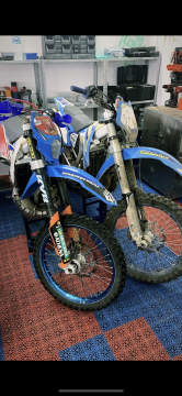 Service și import motociclete și scutere