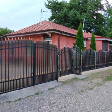 PORTI SI GARDURI DIN FIER FORJAT