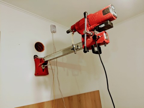Gaura cu carota pentru hota, centrala termica, ventilație, aer conditionat
