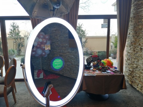 Magic Mirror by Funky Selfies