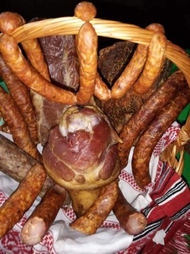 FERMA HECTOR - Produse din porci crescuți la curte