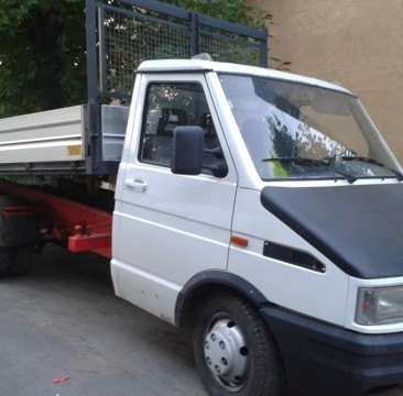 Transport marfă basculabil / lucrări de teren cu miniexcavator/incărcător .