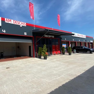 WKL AUTO CENTER