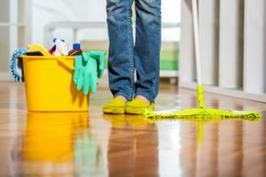 Curatenie pentru scari de bloc
