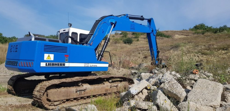 Inchiriere excavator