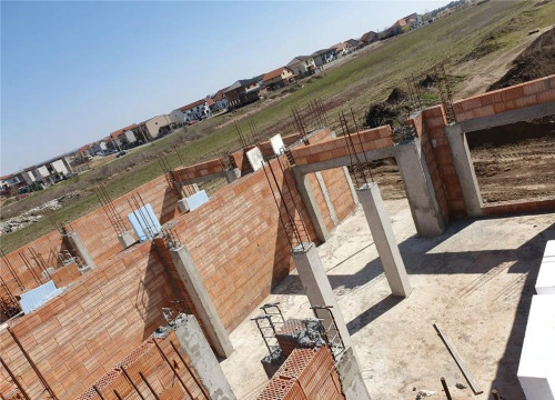 Proiectare și / sau execuție, construcții și finisari, amenajări interioare și exterioare