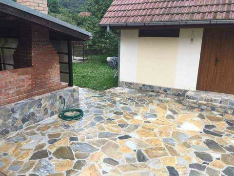 Piatra naturală vand si montez