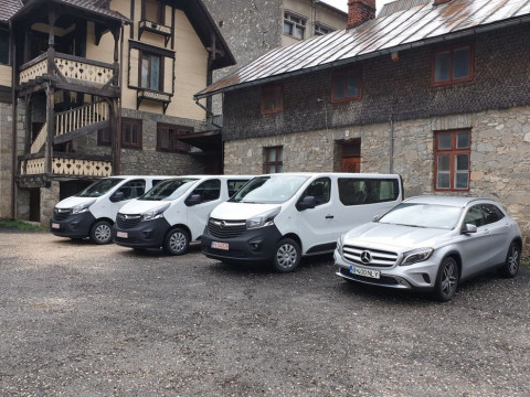Inchiriere auto microbuz, transport persoane