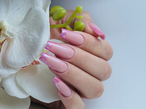 Unghii gel sau semipermanent