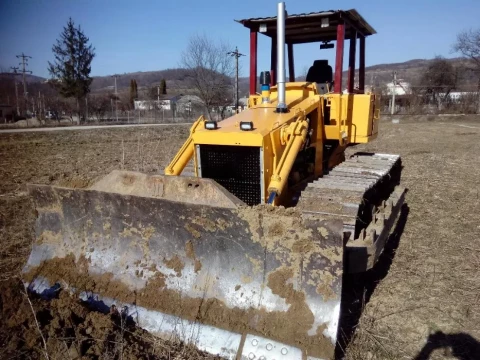 Inchiriez buldozer