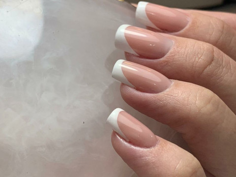 Aplic unghii cu Gel 50 de lei