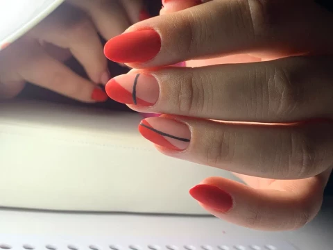 Manichiura semi cu apex - gel pe unghia naturala