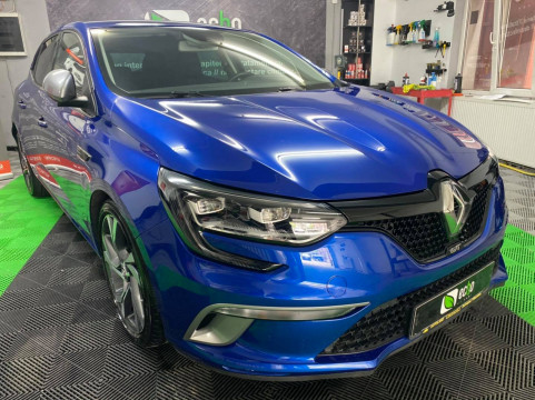 Serviciu de cosmetică auto