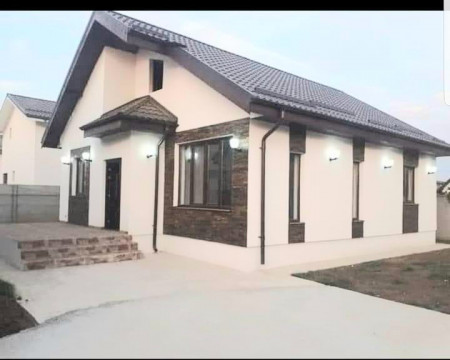 Căsuțe modulare pe structura metalica