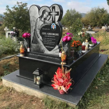 Monumente funerare