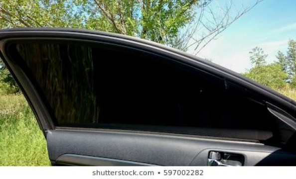 Aplicare folii auto cu protecție Uv și antiefractie